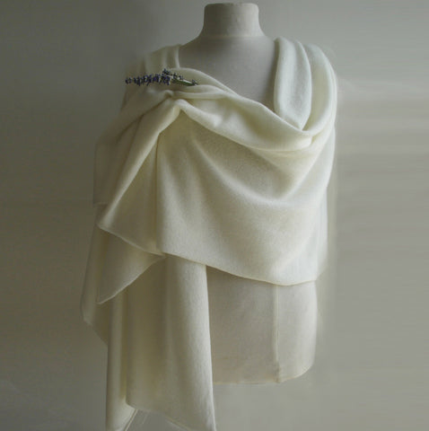 Lambswool Wrap Creamy White