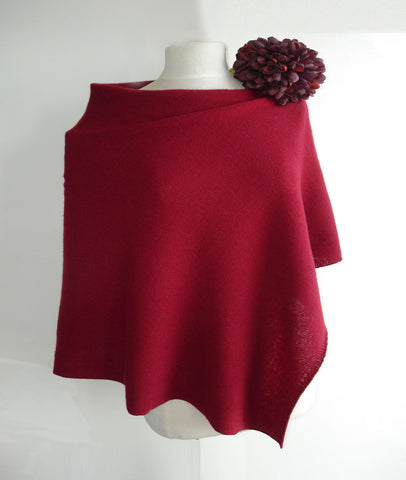 Lambswool Poncho Cranberry